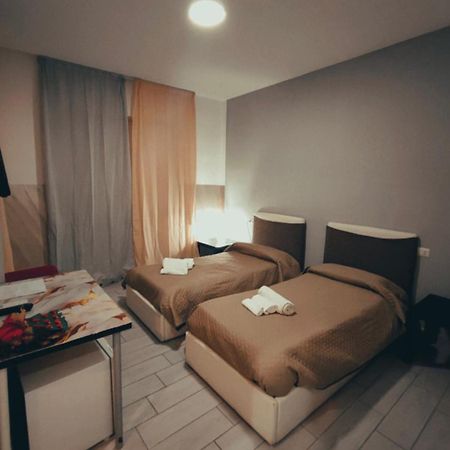 Neapolis Center Bed and Breakfast Buitenkant foto